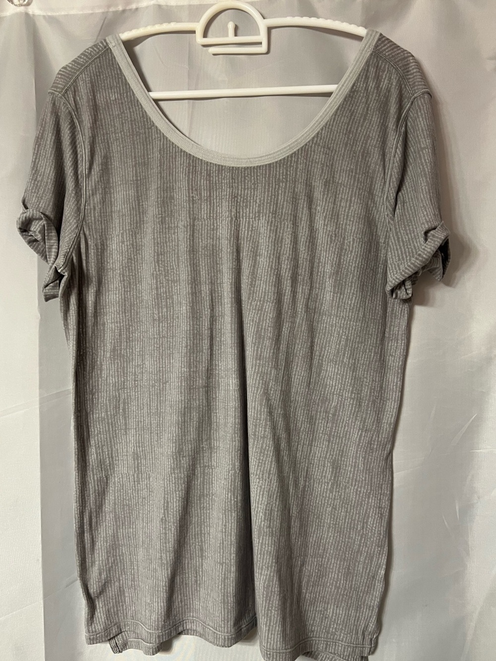 Lululemon Classic Ribbed Scoop Neck and V neck in back Women’s Tee - Gray